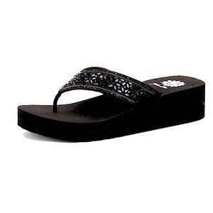 YELLOW BOX SAYANA COLOR BLACK MEDIUM WIDTH FLIP FLOPS NEW IN BOX